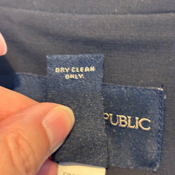 Banana Republic Wool Blend 3 Button Black Blazer - Picture 9 of 9